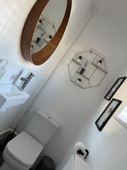 Vila Perfect For Contractors With On Site Parking Brierley Hill Exteriér fotografie