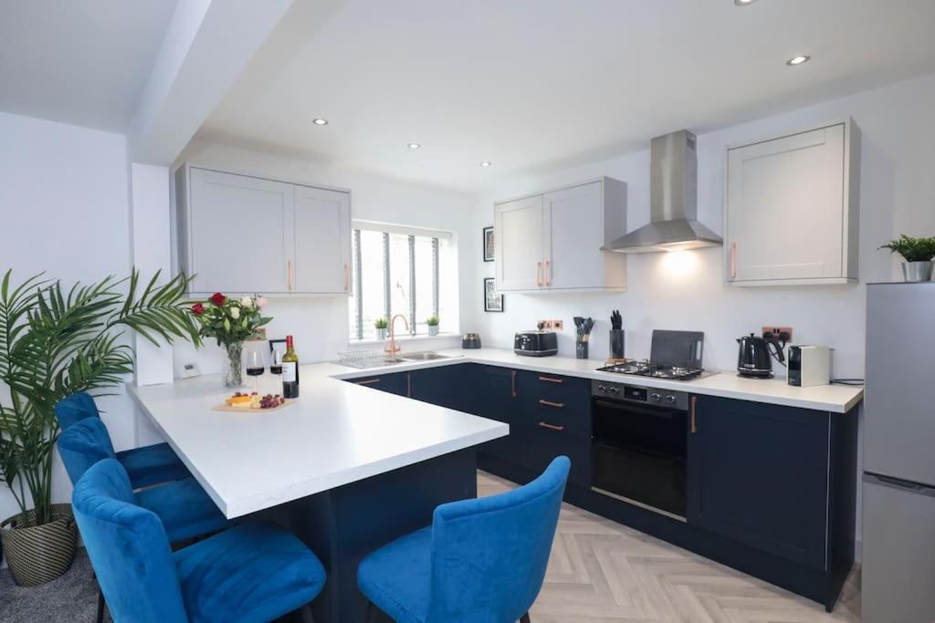 Vila Perfect For Contractors With On Site Parking Brierley Hill Exteriér fotografie